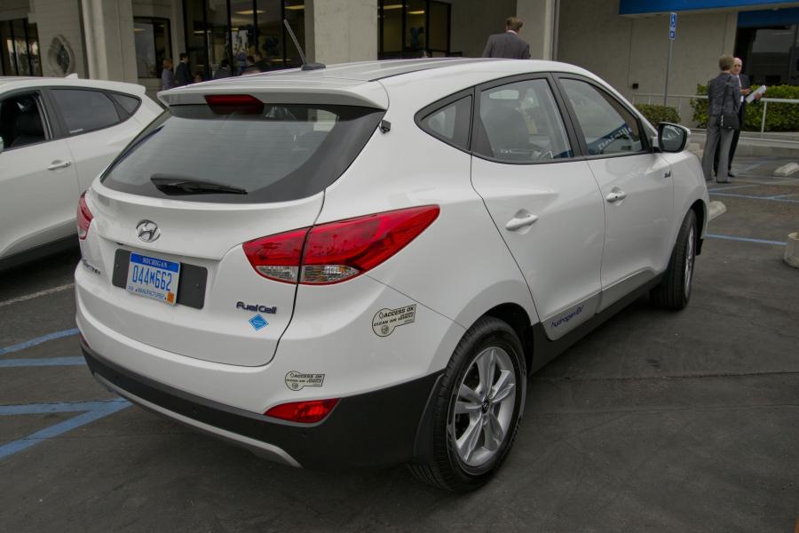  Hyundai Tucson Fuel Cell 2014 года  (фото 26 из 32)